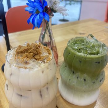 Brunch & Bloom Artisan Cafe - Cookie butter latte and matcha latte - Breakfast & Brunch Near Me - Brentwood, California Brunch & Bloom Artisan Cafe - Cookie butter latte and matcha latte - Breakfast & Brunch Near Me - Brentwood, California