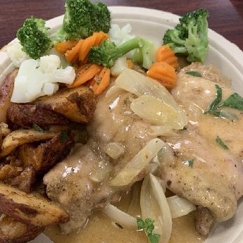 Mo Town Cafe - I think this was chicken something.... pretty good. The potatos are a classic! - Cafes Near Me - Morristown, New Jersey