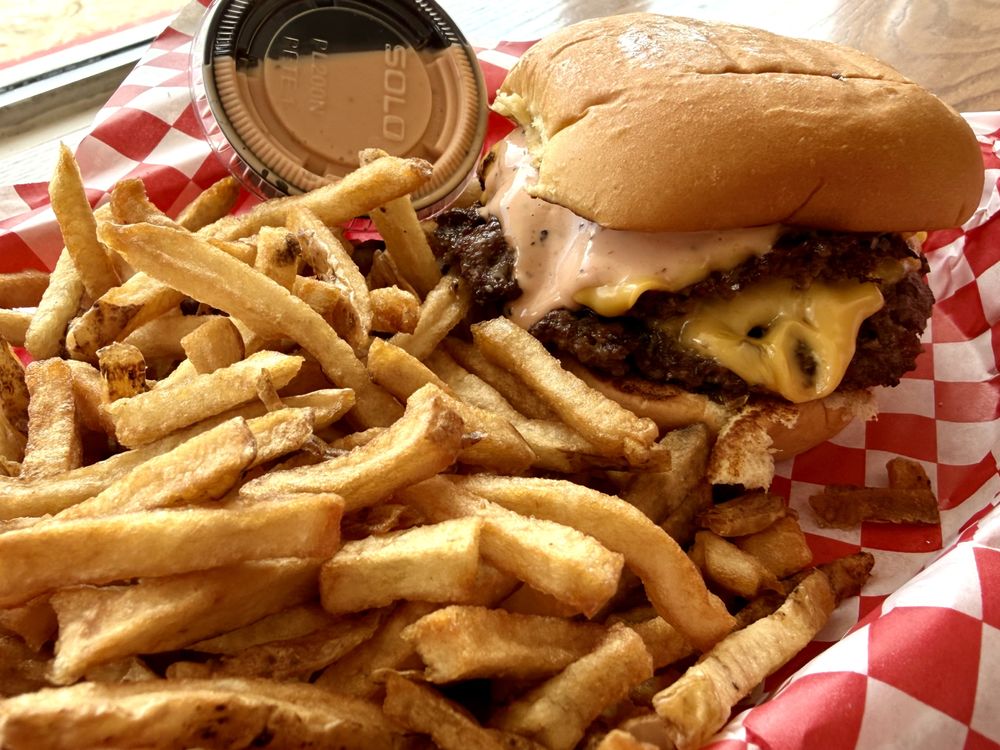 Baddies Burger House Logo