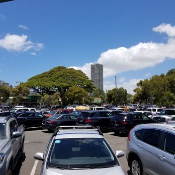 Kaimuki Municipal Parking - Good size lot.  Some parking stalls are kinda tight. - Parking Near Me - Honolulu, Hawaii