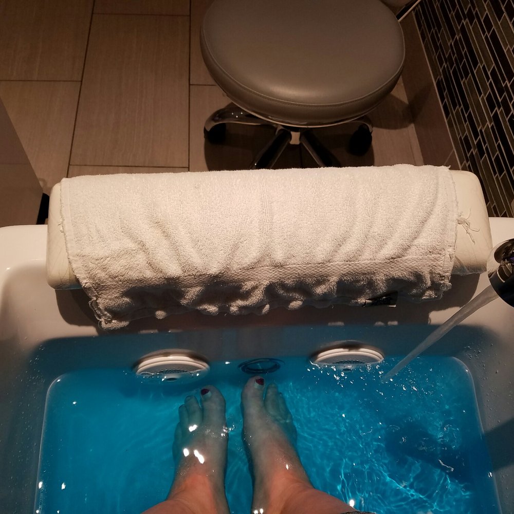 Neo Nail Spa - Love the blue water against the stark white bowl - Nail Salons Near Me - Houma, Louisiana Neo Nail Spa - Love the blue water against the stark white bowl - Nail Salons Near Me - Houma, Louisiana