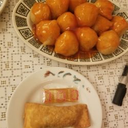 Kwong Chow Restaurant - The spring roll was surprisingly OK full of bean sprouts! Beside it is Sweet and Sour Chicken Balls...lacking sauce
