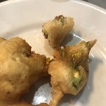 34 - Friend squash blossoms - Seafood Near Me - Rome, RM