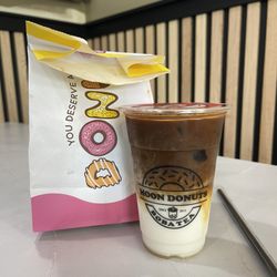 Moon Donuts & Cafe - Iced caramel latte