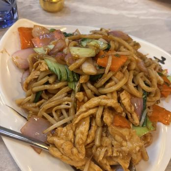 HK Dim Sum - Stir fried udon noodles with chicken - Dim Sum Near Me - Pittsburgh, Pennsylvania HK Dim Sum - Stir fried udon noodles with chicken - Dim Sum Near Me - Pittsburgh, Pennsylvania