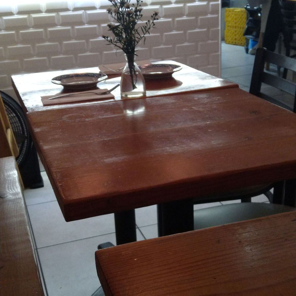 Pochana Thai Kitchen - Tables - Thai Near Me - Astoria, New York