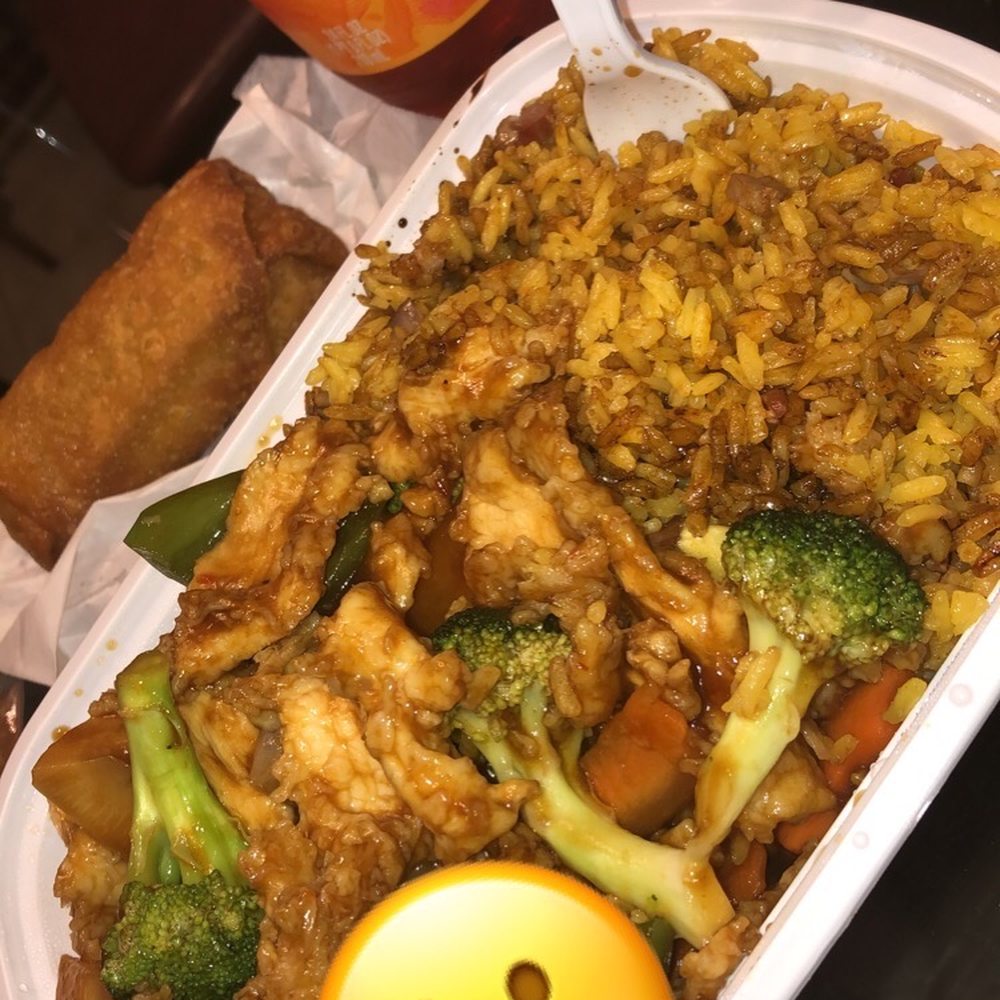 First Taste Chinese Restaurant - Hunan chicken combination platter - Chinese Near Me - Burlington, North Carolina