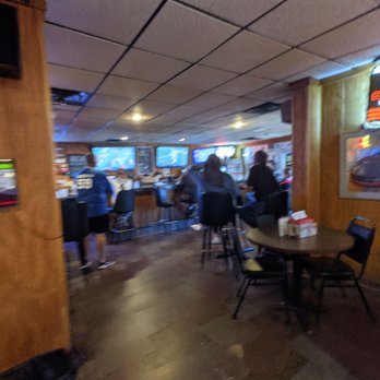 Bud's Pizza - people eating at a restaurant - Pizza Near Me - Minster, Ohio