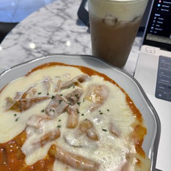 TwoHa's Cafe - Rosé Ttoekbokki and Pistachio latte - Desserts Near Me - Duluth, Georgia
