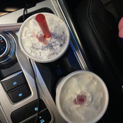 Steak ’n Shake - Oreo and chocolate shake