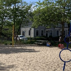 Chelsea Earnest Memorial Playground - Picnic table