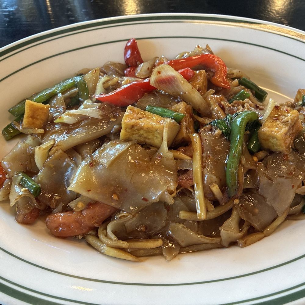 Drunken noodle tofu for lunch. Spicy and delicious! Drunken noodle tofu for lunch. Spicy and delicious!