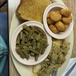 The Springs Diner - Chicken & dressing, green beans, corn nuggets & Texas toast