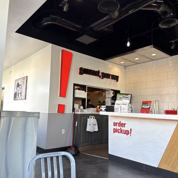 iniBurger - Gourmet Burgers - Interior - Burgers Near Me - Pleasanton, California iniBurger - Gourmet Burgers - Interior - Burgers Near Me - Pleasanton, California