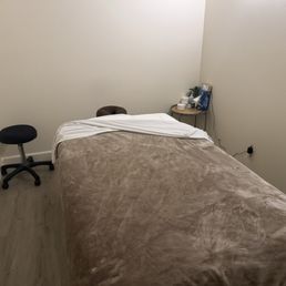 Large massage table Large massage table