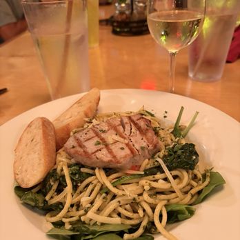 Dom De Luca's Restaurant - Fresco Verde with Ahi - Italian Near Me - Waimea, Hawaii