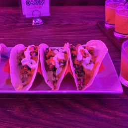 4 (jumbo) tacos 4 margaritas 4 (jumbo) tacos 4 margaritas