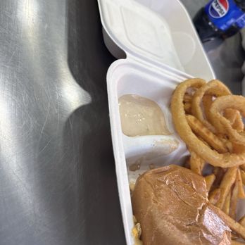 Smashers - Burger - Food Trucks Near Me - North Hollywood, California Smashers - Burger - Food Trucks Near Me - North Hollywood, California