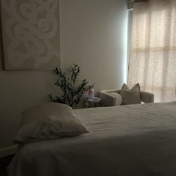 Ambivalent Esthetics Treatment room