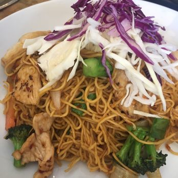Thai Kitchen - Lo Mein with chicken - Thai Near Me - Albuquerque, New Mexico