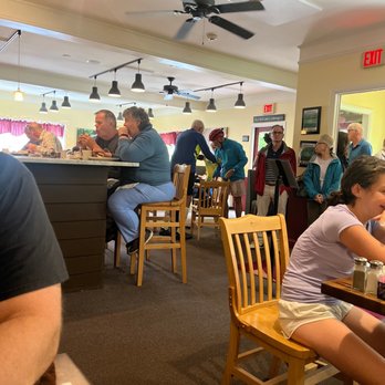On A Roll Cafe - Cafes Near Me - Lenox, Massachusetts