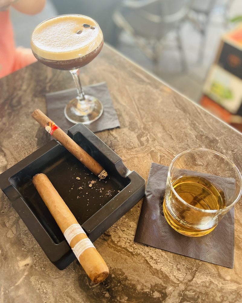 Española Cigar Bar & Lounge