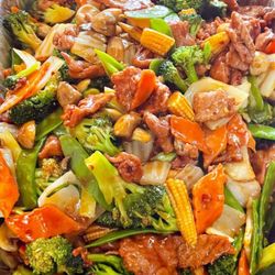 Hee Lok - Broccoli Beef