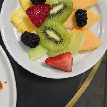 L’Avenue - Fruits with classic menu item - French Near Me - Toronto, Ontario