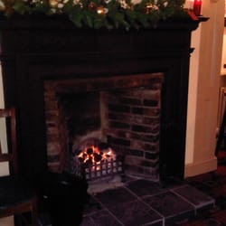 The Highbury Barn Tavern - The smell of this fire was lovely and the feeling was cosy.