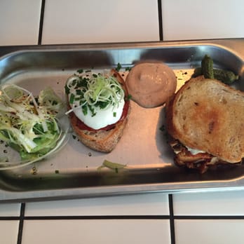 Fætter Fætter - Mushroom toast, poached egg toast, avocado side - Bars Near Me - Copenhagen, 84 Fætter Fætter - Mushroom toast, poached egg toast, avocado side - Bars Near Me - Copenhagen, 84
