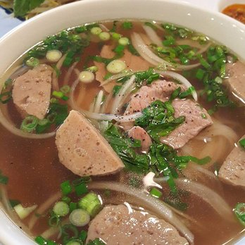 Hoanh Long Vietnamese & Chinese Restaurant - Pho Tai Bo Vien // Sliced rare beef and beef meatball in beef broth with rice noodles - Vietnamese Near Me - Chicago, Illinois Hoanh Long Vietnamese & Chinese Restaurant - Pho Tai Bo Vien // Sliced rare beef and beef meatball in beef broth with rice noodles - Vietnamese Near Me - Chicago, Illinois