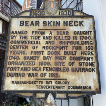 Bearskin Neck - Landmarks & Historical Buildings Near Me Bearskin Neck - Landmarks & Historical Buildings Near Me
