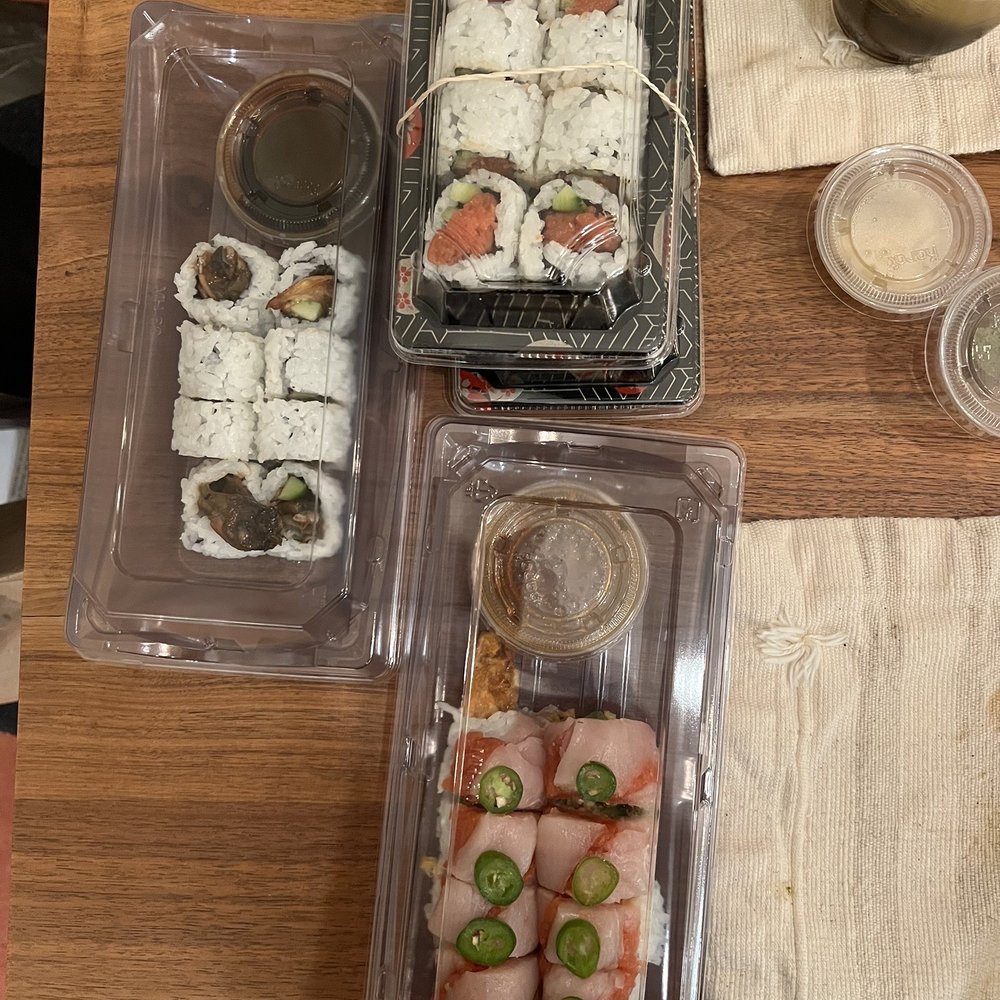 Yanagi Kitchen Long Beach - Spicy Albacore Tataki Roll, spicy tuna roll, ell roll. All sloppy. - Sushi Bars Near Me - Long Beach, California Yanagi Kitchen Long Beach - Spicy Albacore Tataki Roll, spicy tuna roll, ell roll. All sloppy. - Sushi Bars Near Me - Long Beach, California