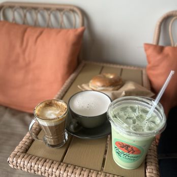 HullHouse Coffee - Cortado, Matcha, Chai, Bagel - Coffee & Tea Near Me - Kansas City, Missouri