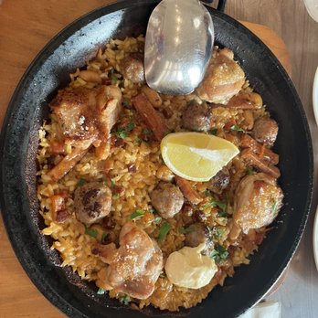 El Cielo - Chicken and sausage paella - Tapas Bars Near Me - Honolulu, Hawaii