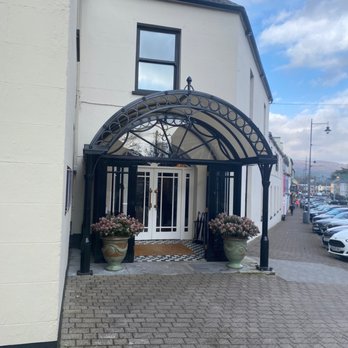 Lansdowne Arms Hotel - Entrance - Hotels Near Me