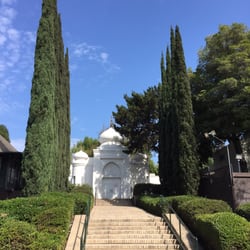 Vedanta Society of So Calif - A beautiful Ashram built on the inspiration of the Taj Mahal