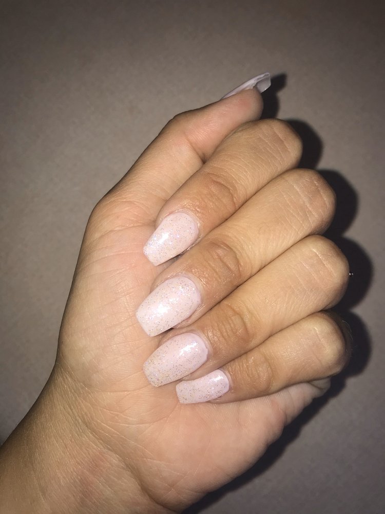 VILLAGE NAILS Updated July 2024 28 Photos 605 Oakwood Ave, East