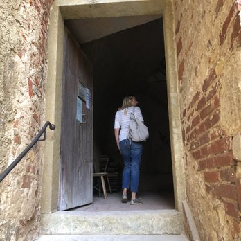 Burgruine Randeck - Entering the bergfried (tower) - Local Flavor Near Me - Essing, BY