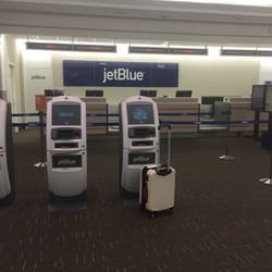 JetBlue - Ticket counter