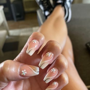 Corner Joy Nails & Spa  - First time at this nail shop. It's close to my house. Well I am happy I came into this spot. I love my nails - Nail Salons Near Me - Long Beach, California