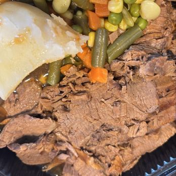 Manny's Cafeteria & Delicatessen - Beef brisket dinner - Delis Near Me - Chicago, Illinois