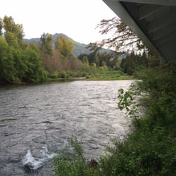 McKenzie Riverside Cottages