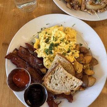 Bloom - Bacon & Eggs Jumbo Crab Bene - American Near Me - Santa Clara, California