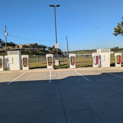 Tesla Supercharger - Tesla Supercharger, Leeds