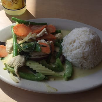 Simply Thai - Thai Near Me - Kingston, Rhode Island