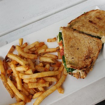 Red 36 - Seafood Near Me - Mystic, Connecticut
