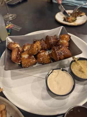 Bistro 2two2 by null