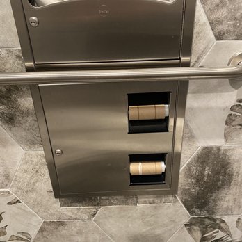 82 Degrees - Hi end beach restaurant with no toilet paper! - Seafood Near Me - St. Pete Beach, Florida