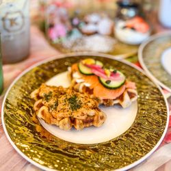 K On The Go - Smoked salmon croffle, crab and caviar croffle